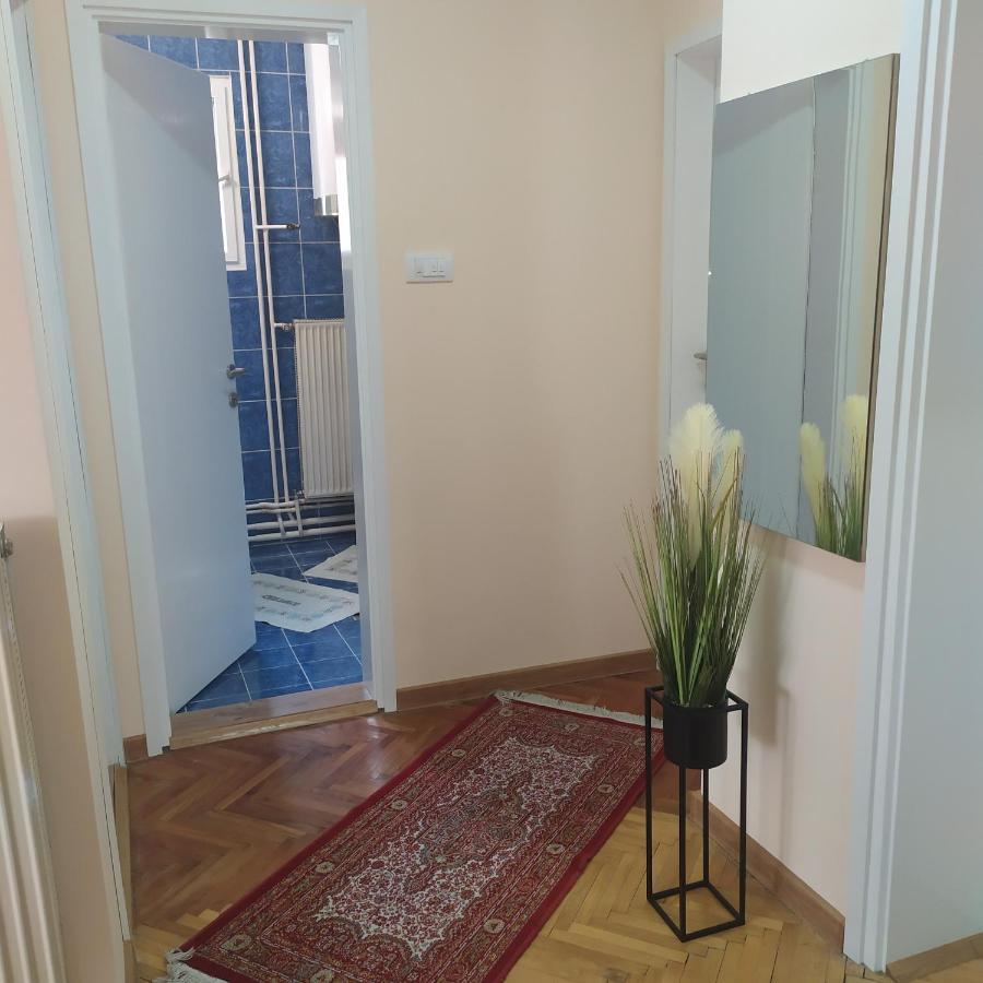 Apartamento de 64 m² en Tutunovic Podrum, con 2 habitación Ni Exterior foto